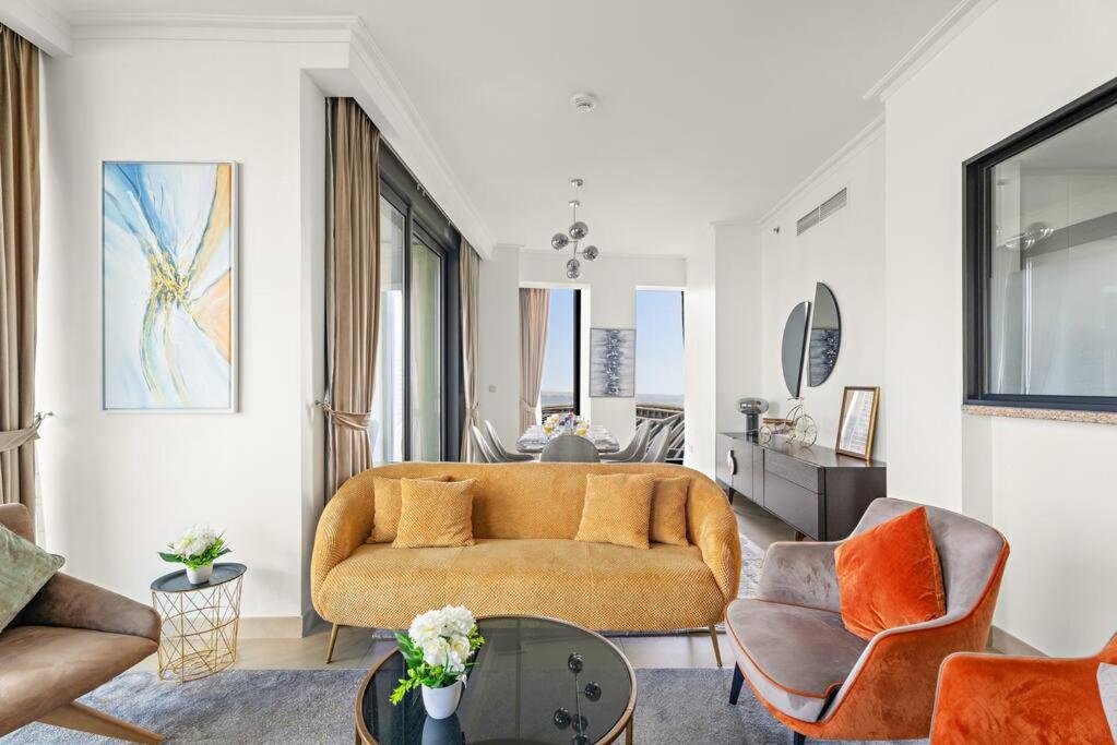 FIRST CLASS 3BR Burj Khalifa & Fountain View