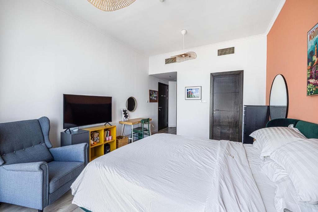 Partial Sea View 2BR in Dubai Marina