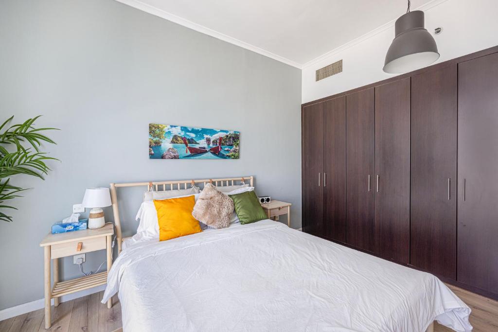 Partial Sea View 2BR in Dubai Marina