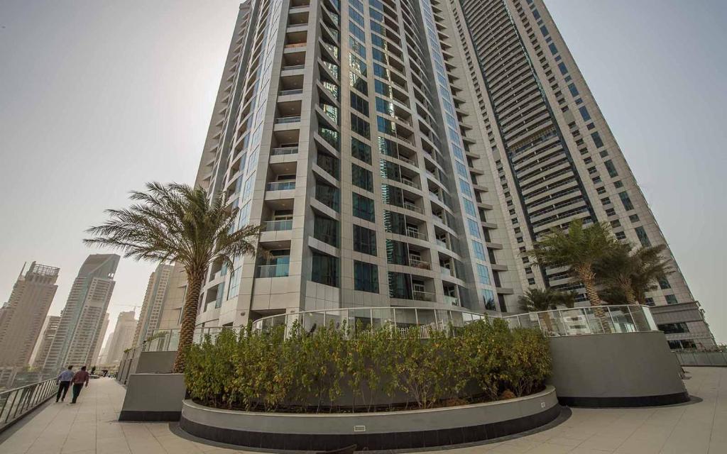 Partial Sea View 2BR in Dubai Marina