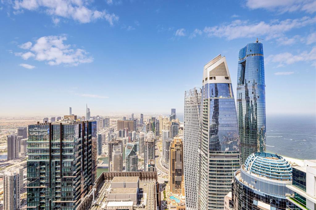 Partial Sea View 2BR in Dubai Marina