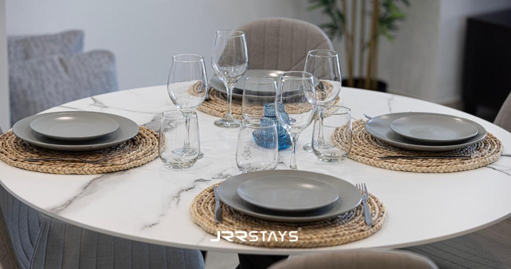 Bloom Tower B Cozy 1 Bedroom Sleeps 4 - JRR Stays