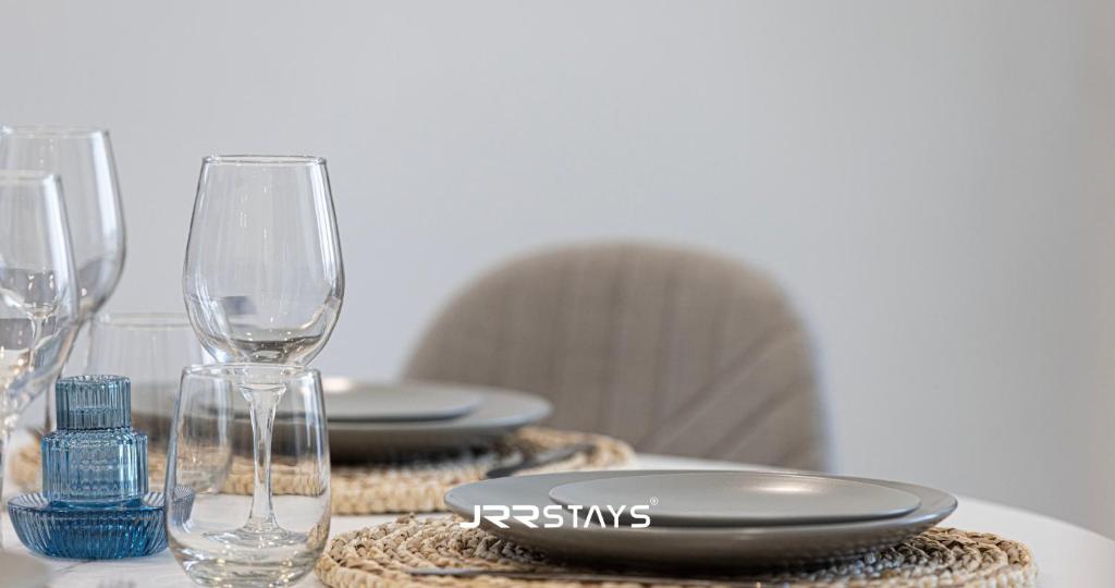 Bloom Tower B Cozy 1 Bedroom Sleeps 4 - JRR Stays