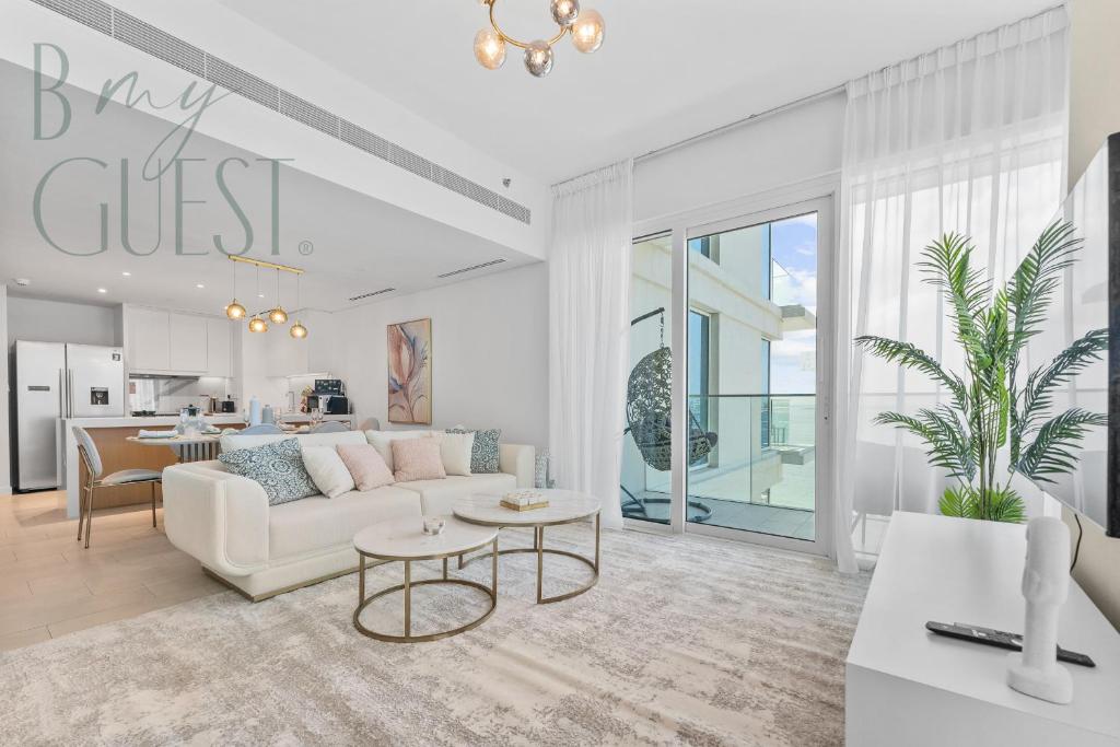 Unwind in style in La Vie 2BR with Beach Access