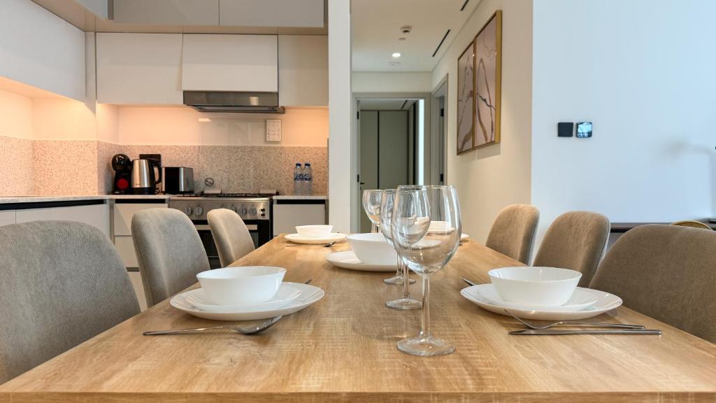 Beachfront 2-BDR, High floor, Sea and Palm View, Beach Access
