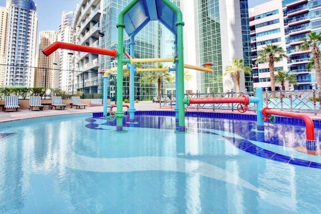 Luxury 1 BR Apt with Serene Marina View