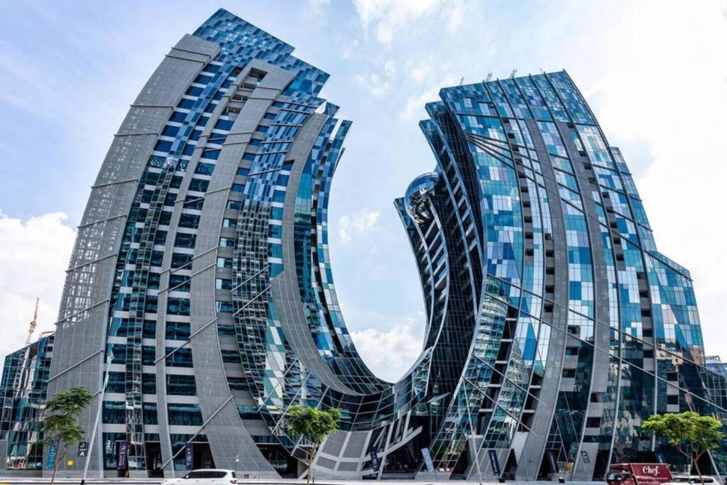 GLOBALSTAY J One Tower Apartments at Pearl of UAE