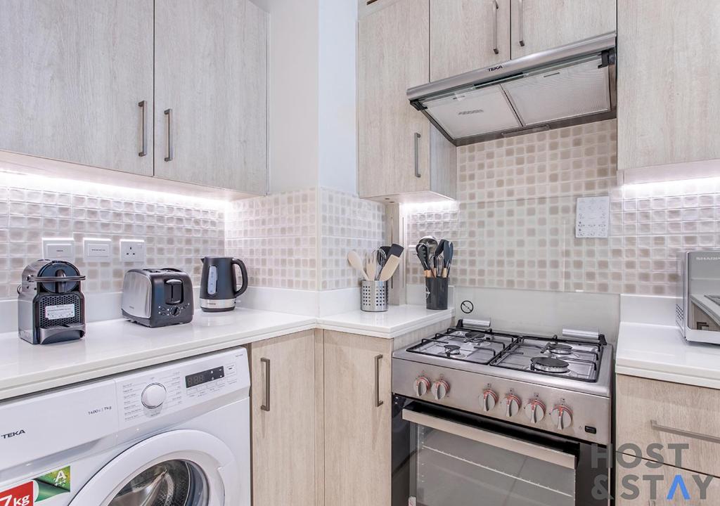 Luxurious 1BR Palm Seven, Palm Jumeirah