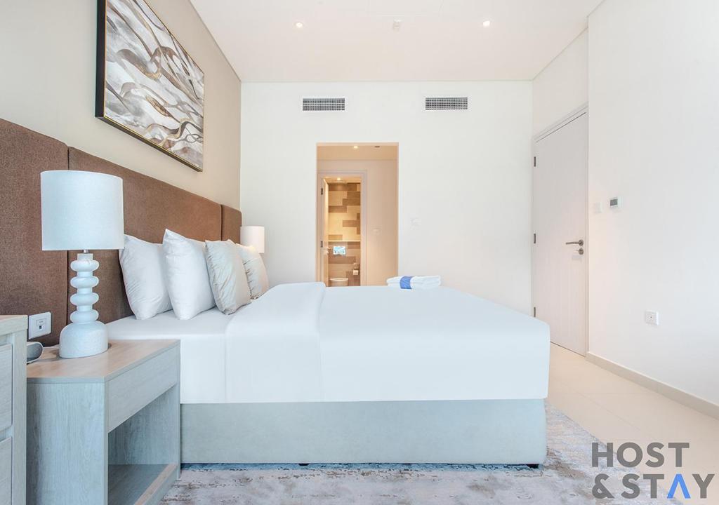 Luxurious 1BR Palm Seven, Palm Jumeirah