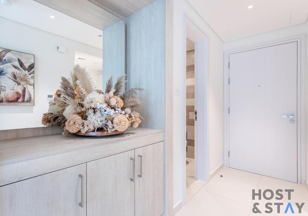 Luxurious 1BR Palm Seven, Palm Jumeirah