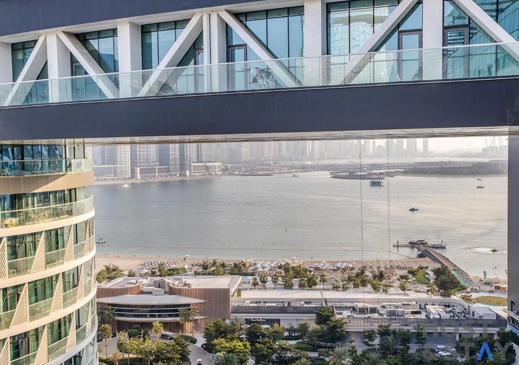 Luxurious 1BR Palm Seven, Palm Jumeirah