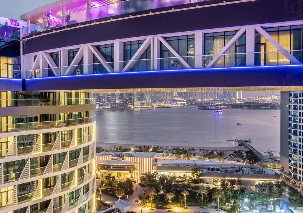 Luxurious 1BR Palm Seven, Palm Jumeirah