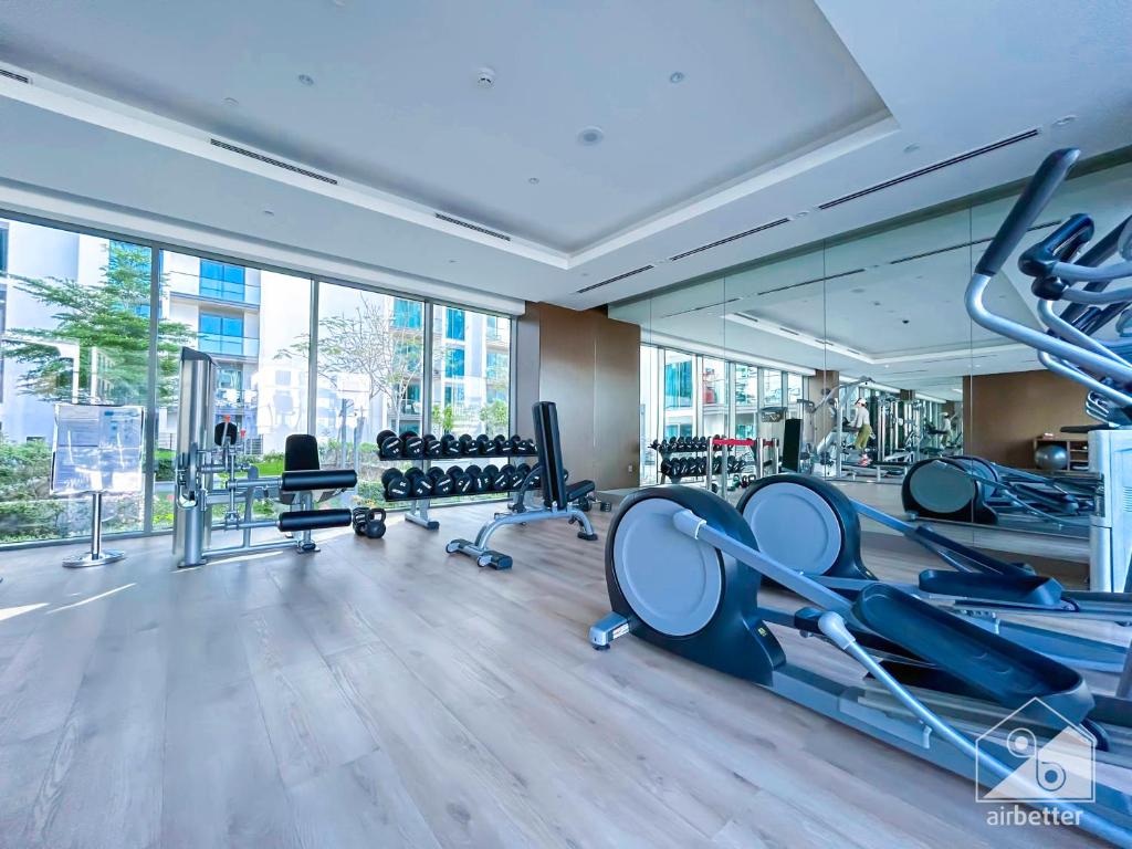 Stunning & New 1B Apt with Balcony & View Dubai