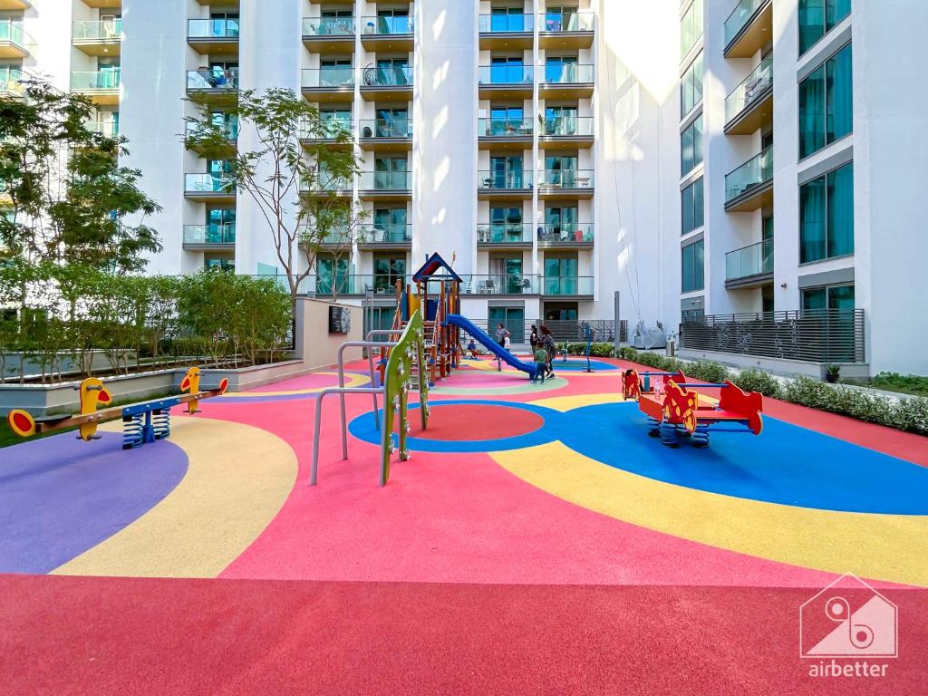 Stunning & New 1B Apt with Balcony & View Dubai