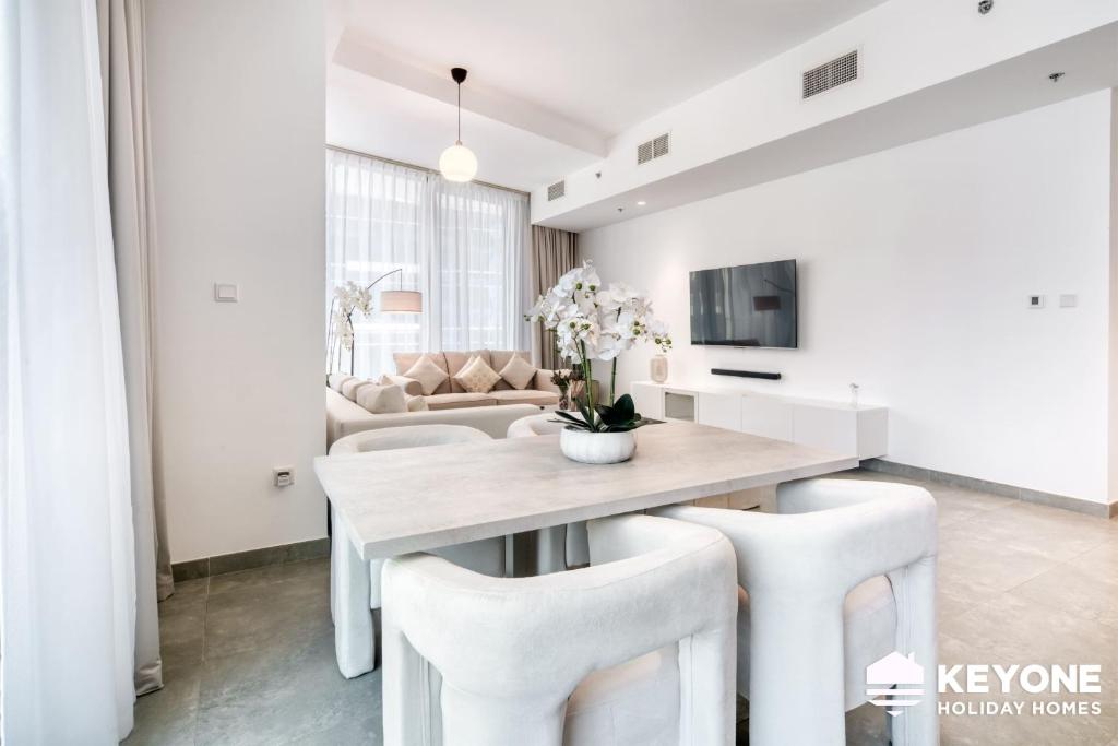 Epitome of Luxury Living in Two Bedroom Suite