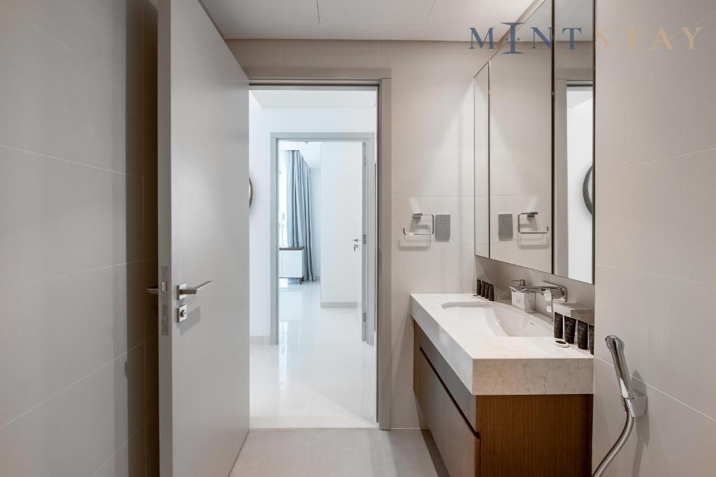 Beach Isle 1, Emaar Beachfront - Mint Stay