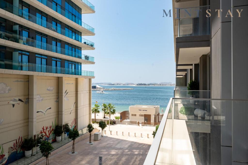 Beach Isle 1, Emaar Beachfront - Mint Stay