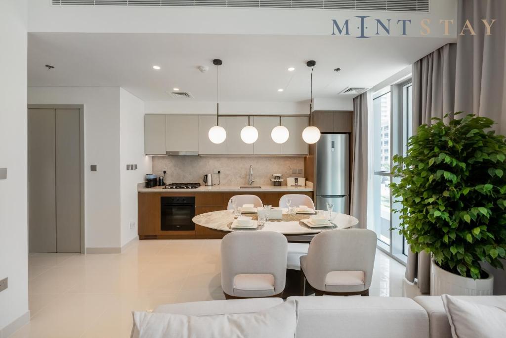 Beach Isle 1, Emaar Beachfront - Mint Stay