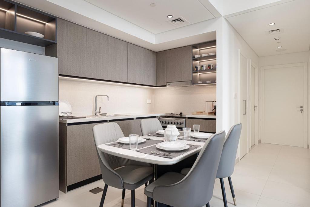 Luxurious 2BR at Burj Crown Downtown Dubai