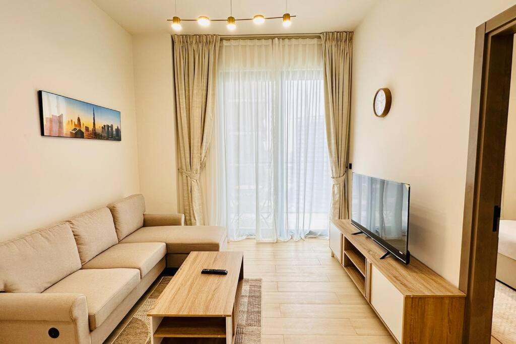 Modern One Bedroom JVC