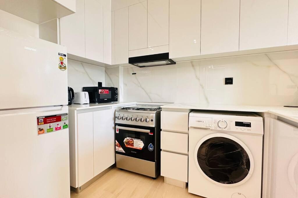 Modern One Bedroom JVC