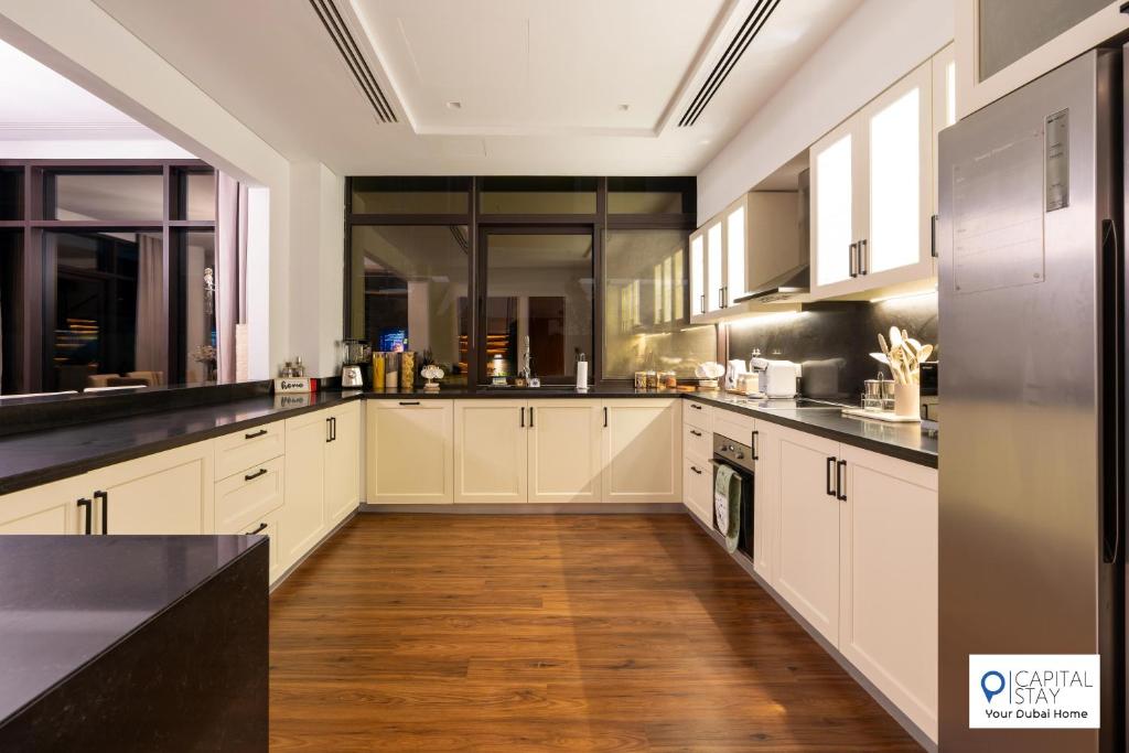 Luxury Paramount Villa in Damac Hills