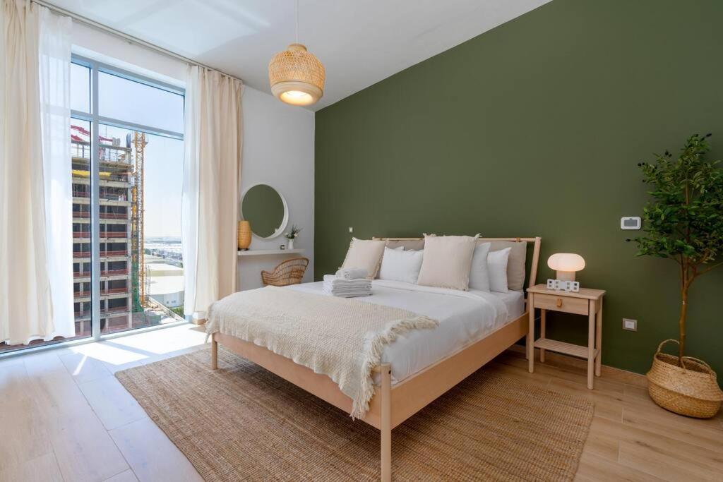 Large 2 bedroom - metro at 2 min