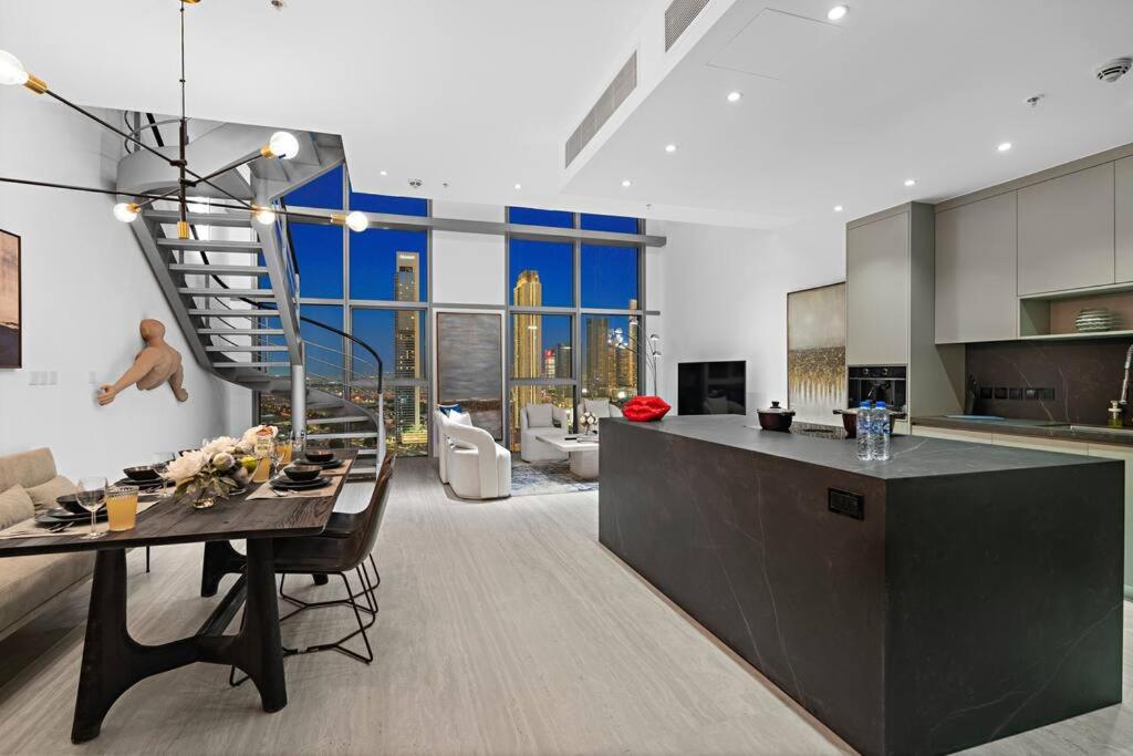 FIRST CLASS 2BR Stunning Duplex Living in DIFC