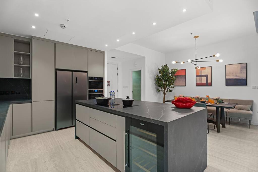 FIRST CLASS 2BR Stunning Duplex Living in DIFC