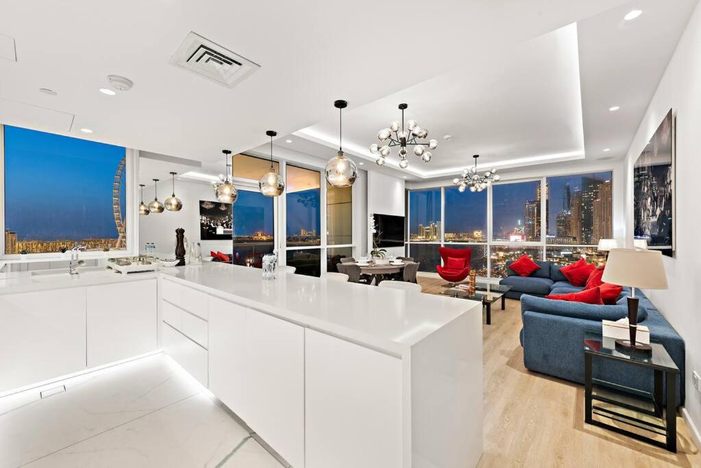 FIRST CLASS 2BR Vibrant Waterfront District