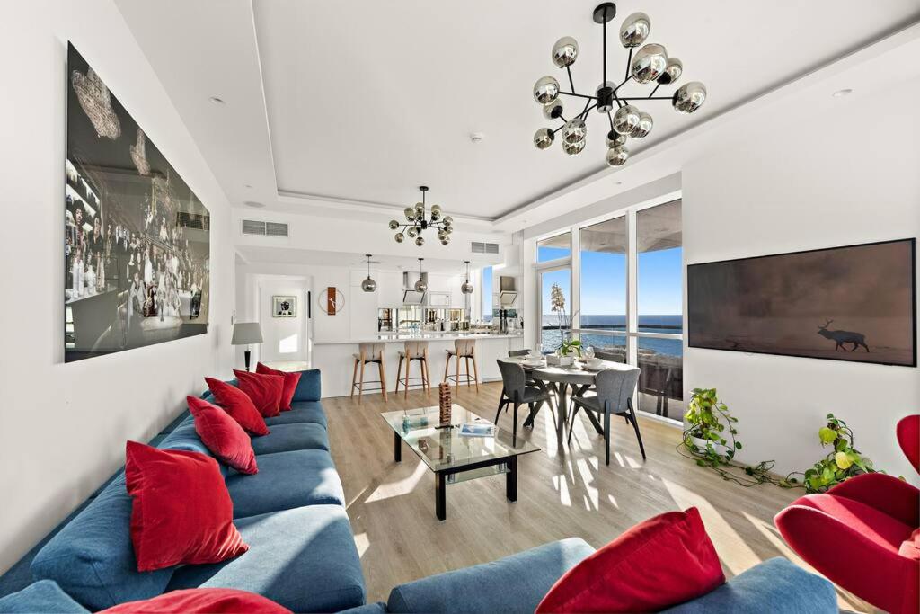 FIRST CLASS 2BR Vibrant Waterfront District