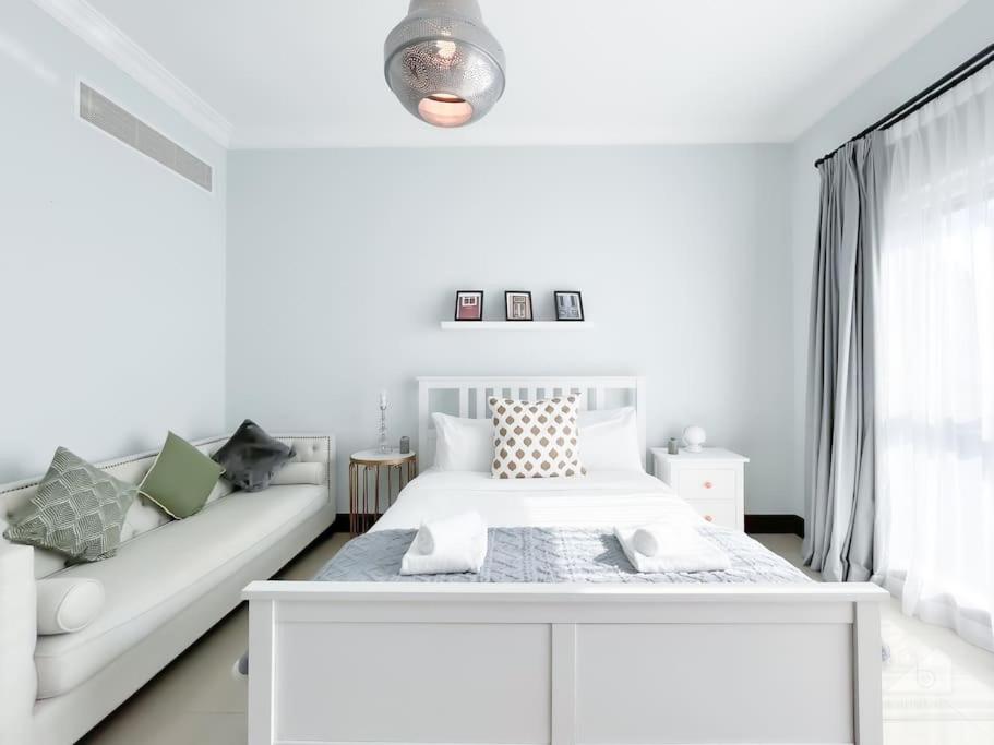 Gorgeous 2bedroom with balcony on the Palm