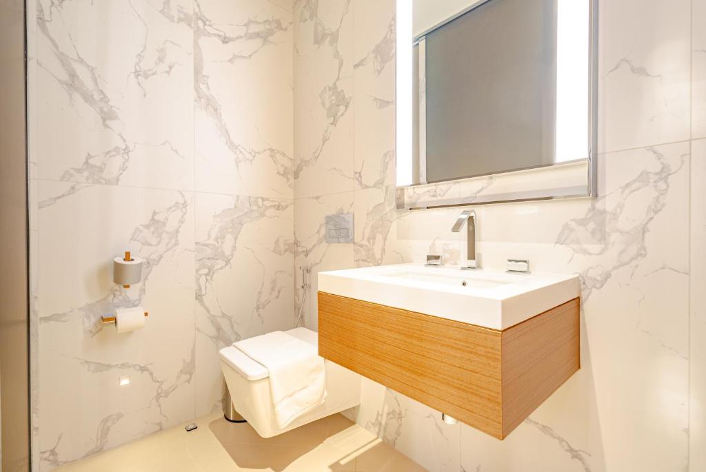 Stunning 2BR in Opera Residence, Burj Khalifa view