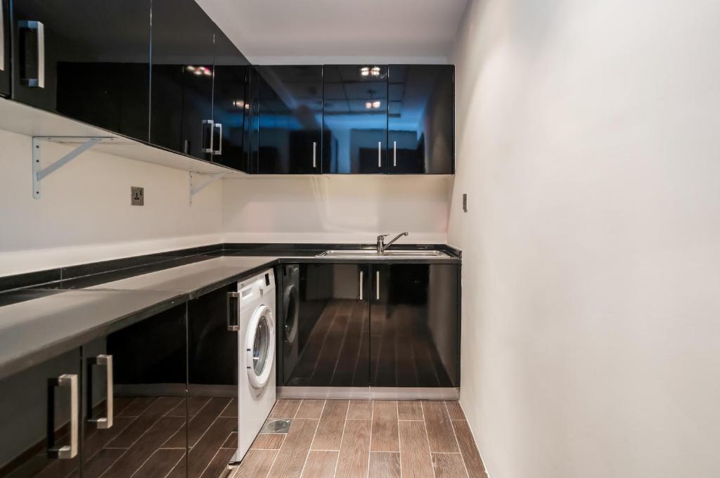 Homesgetaway - Luxurious Duplex Penthouse 3BR plus Maids at Heart of Dubai Marina