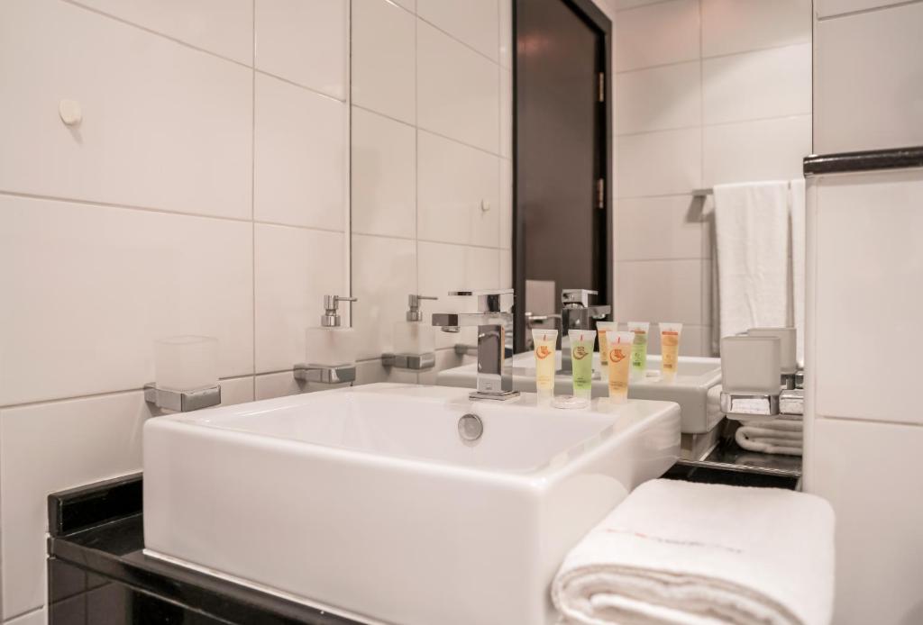 Homesgetaway - Luxurious Duplex Penthouse 3BR plus Maids at Heart of Dubai Marina