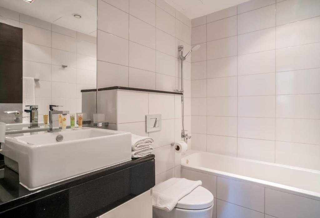 Homesgetaway - Luxurious Duplex Penthouse 3BR plus Maids at Heart of Dubai Marina