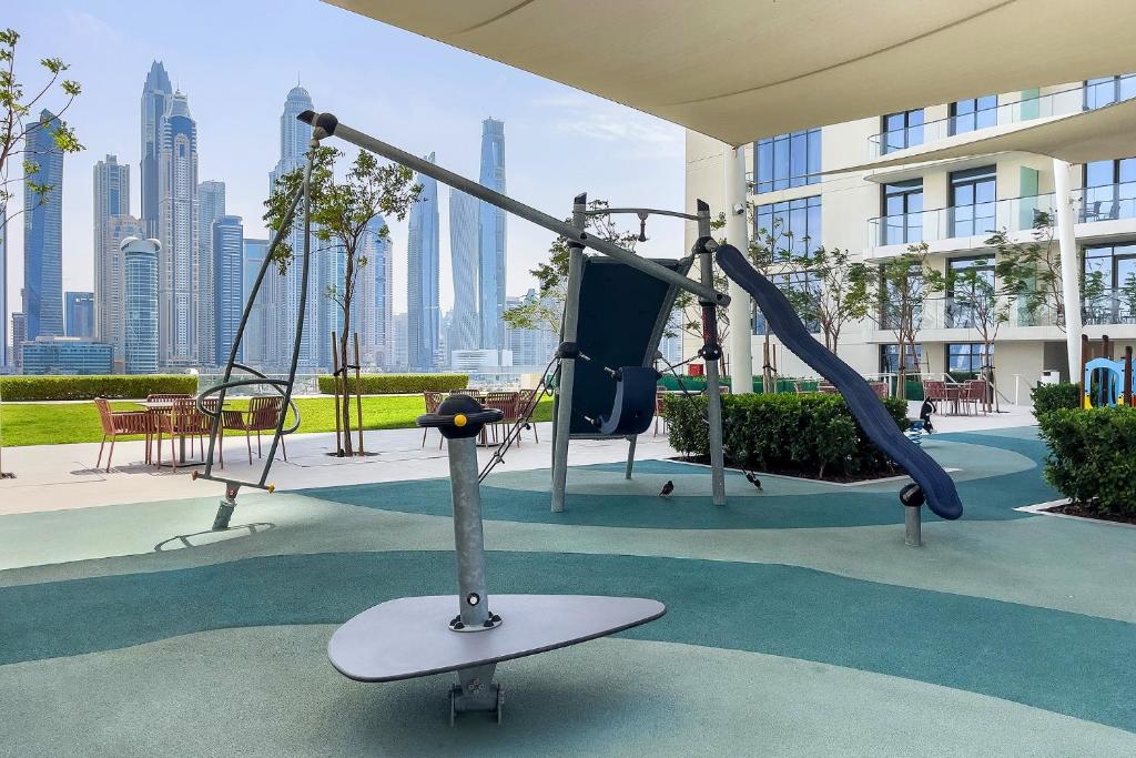 Chic Apartments in Marina Vista Emaar Beachfront