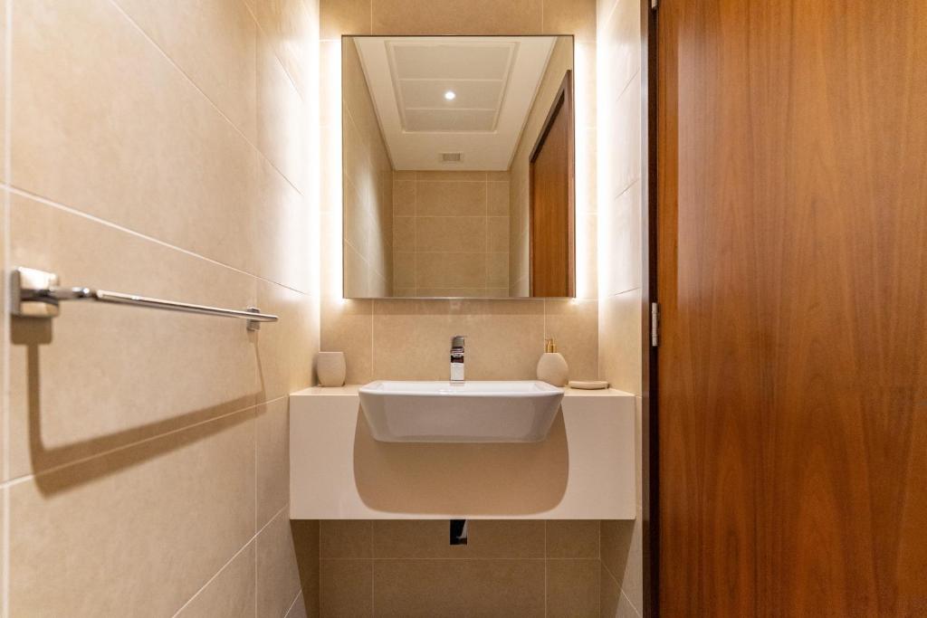 Marina Gate - 2BR Apartment - Allsopp&Allsopp