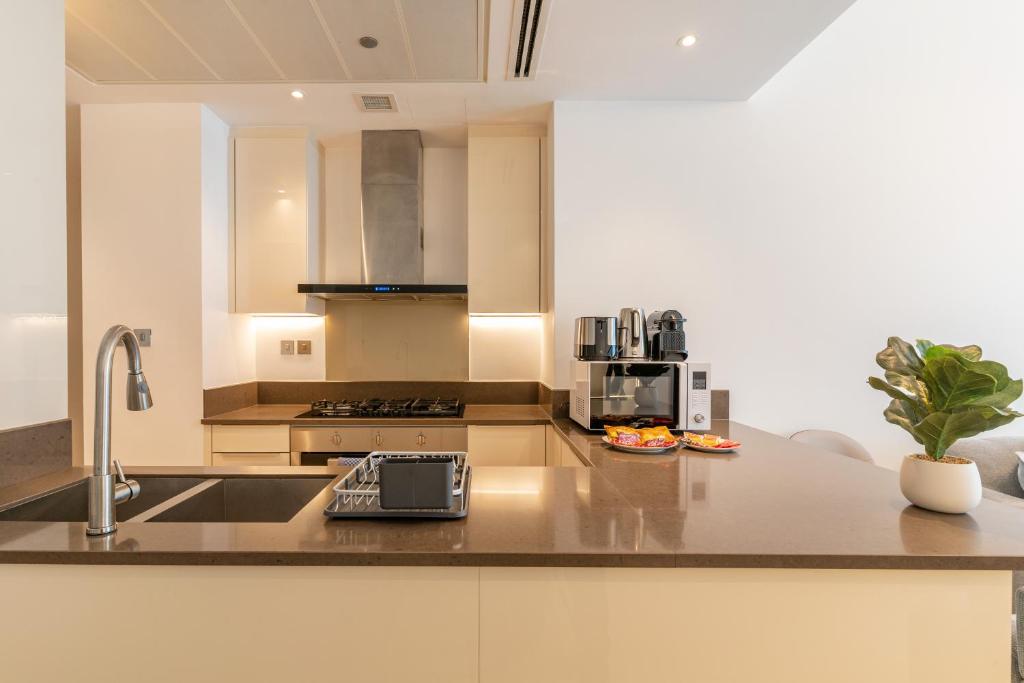 Marina Gate - 2BR Apartment - Allsopp&Allsopp