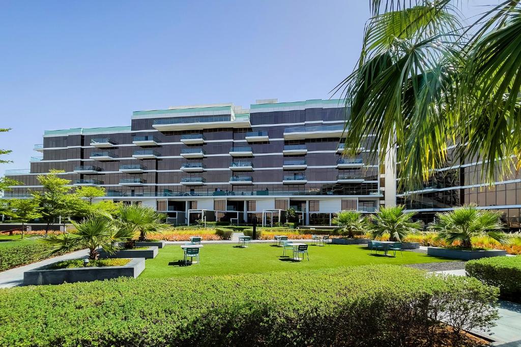 Deluxe 2BR with Sea View in The 8 on Palm Jumeirah