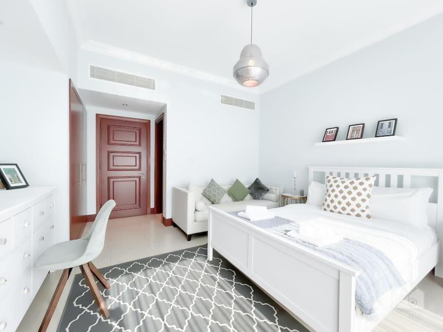 Amazing 2bedroom with Balcony Palm Jumeirah Dubai