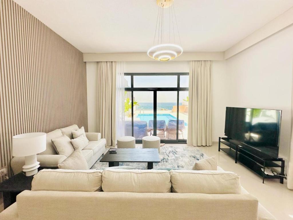 هتل ۴بی‌آر سی ویو لاکچری ویلا 4BR Sea View Luxury Villa