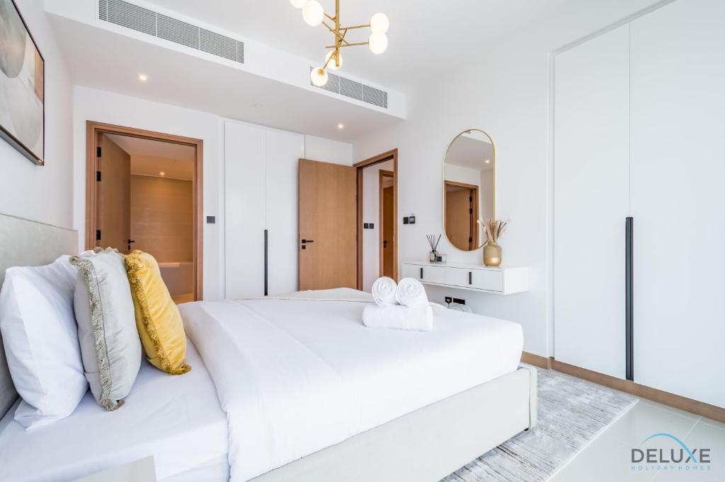 Delightful 2BR Apartment in VIDA Residences Dubai Marina by Deluxe Holiday Homes