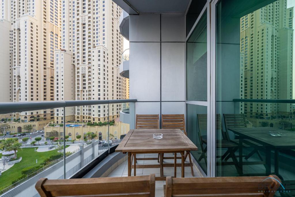 Charming 1BR in The Point Tower, Dubai Marina by Deluxe Holiday Homes