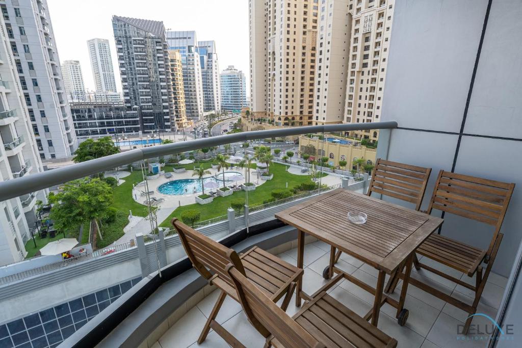 Charming 1BR in The Point Tower, Dubai Marina by Deluxe Holiday Homes