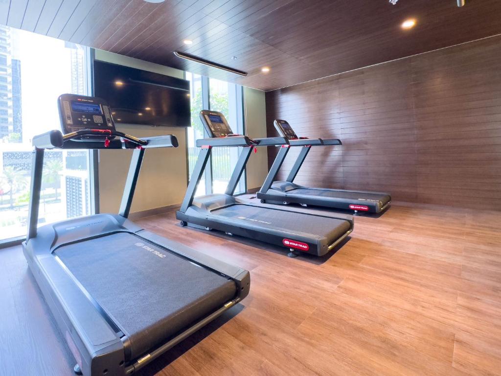 GLOBALSTAY Creek Edge Tower Elegant Apartments