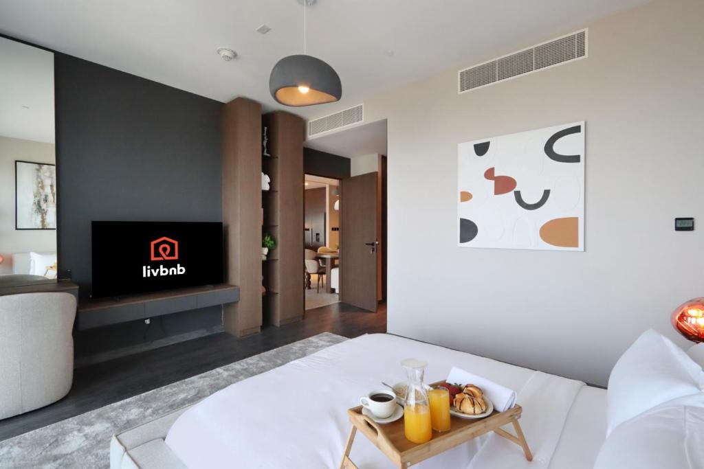 Livbnb - High floor 3 Bedroom Eclectic suite in Vida Marina DUBAI