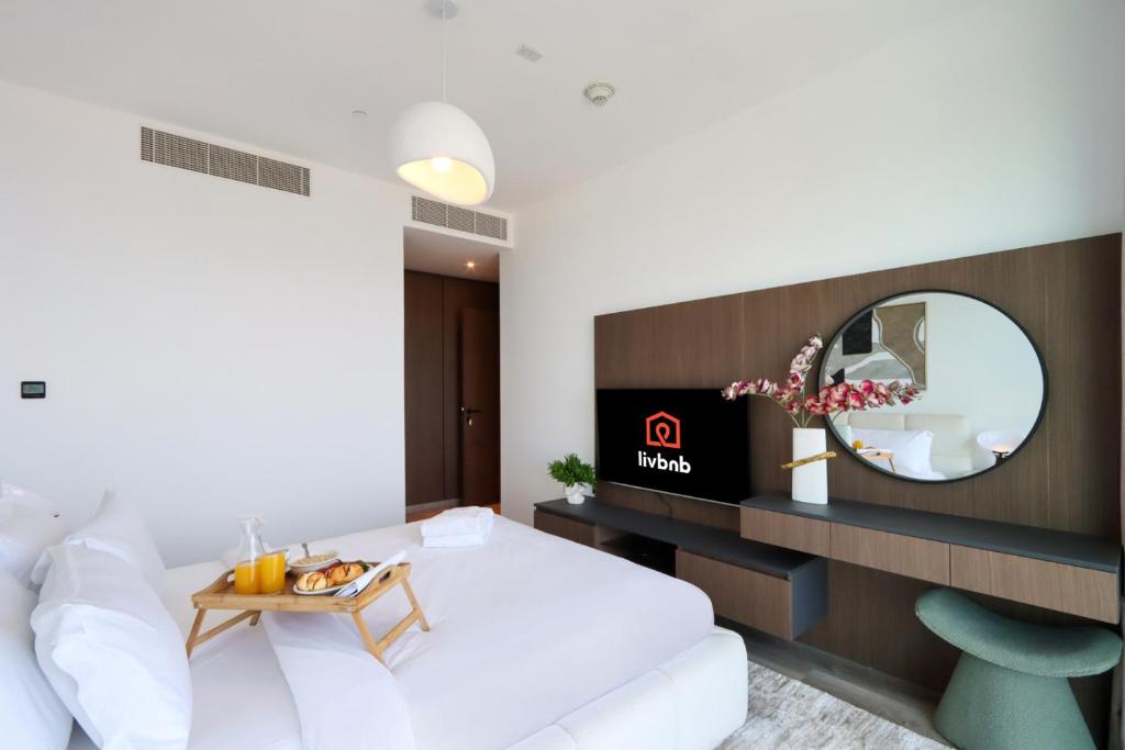 Livbnb - High floor 3 Bedroom Eclectic suite in Vida Marina DUBAI