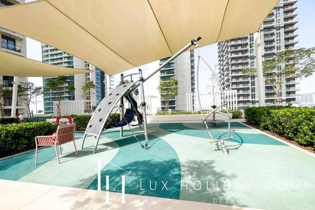 LUX The Marina Vista Beachfront Suite 2