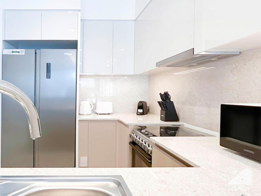 Luxurious Living in 2B with Burj & Fountain Views